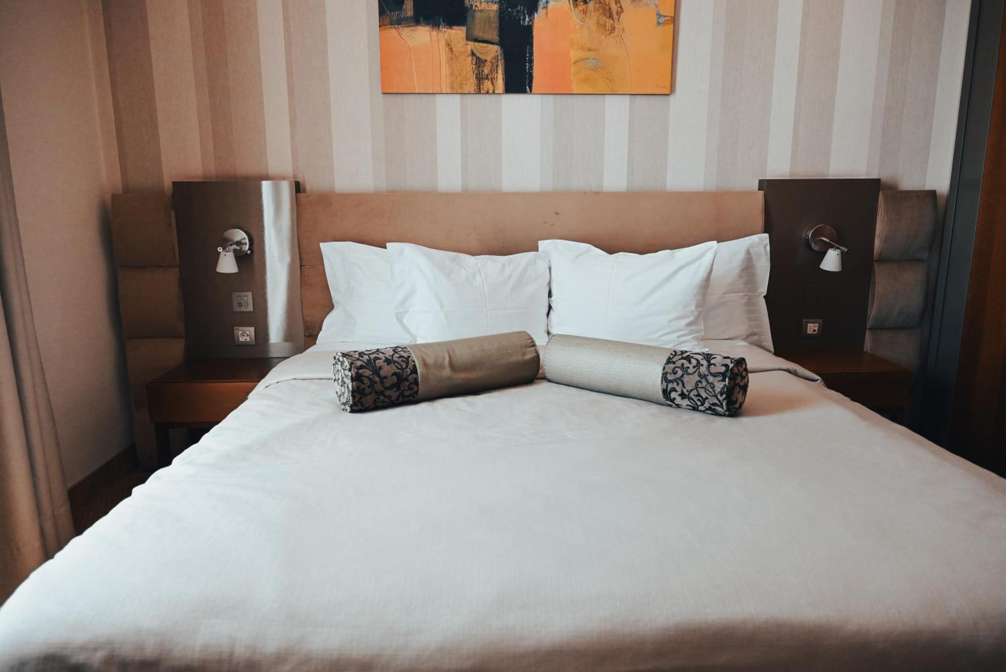 Iaki Conference & Hotel