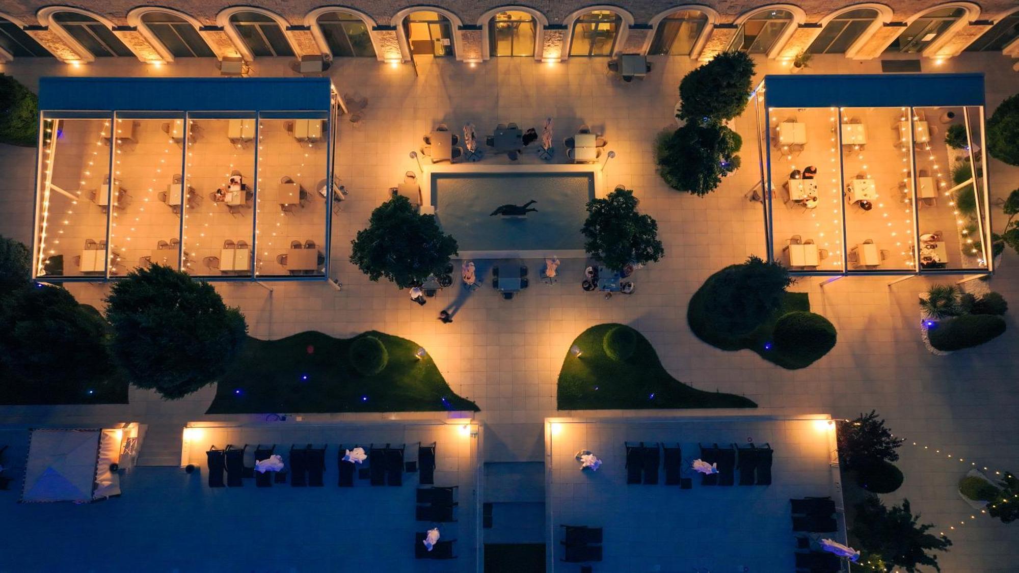 Iaki Conference & Hotel